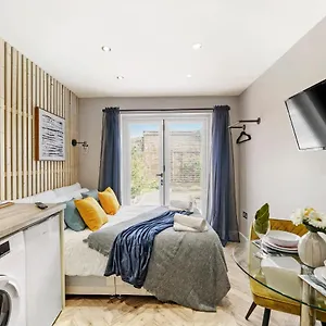 Boutique Heathrow Studio's - Parking - Garden Harmondsworth